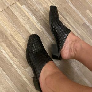 Nicole genuine leather “Bottega Venneta” style woven mules, size 8